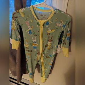 EUC Little Sleepies Zippy